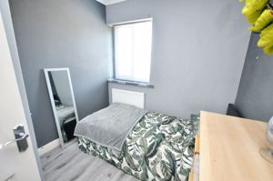 Bedroom- click for photo gallery